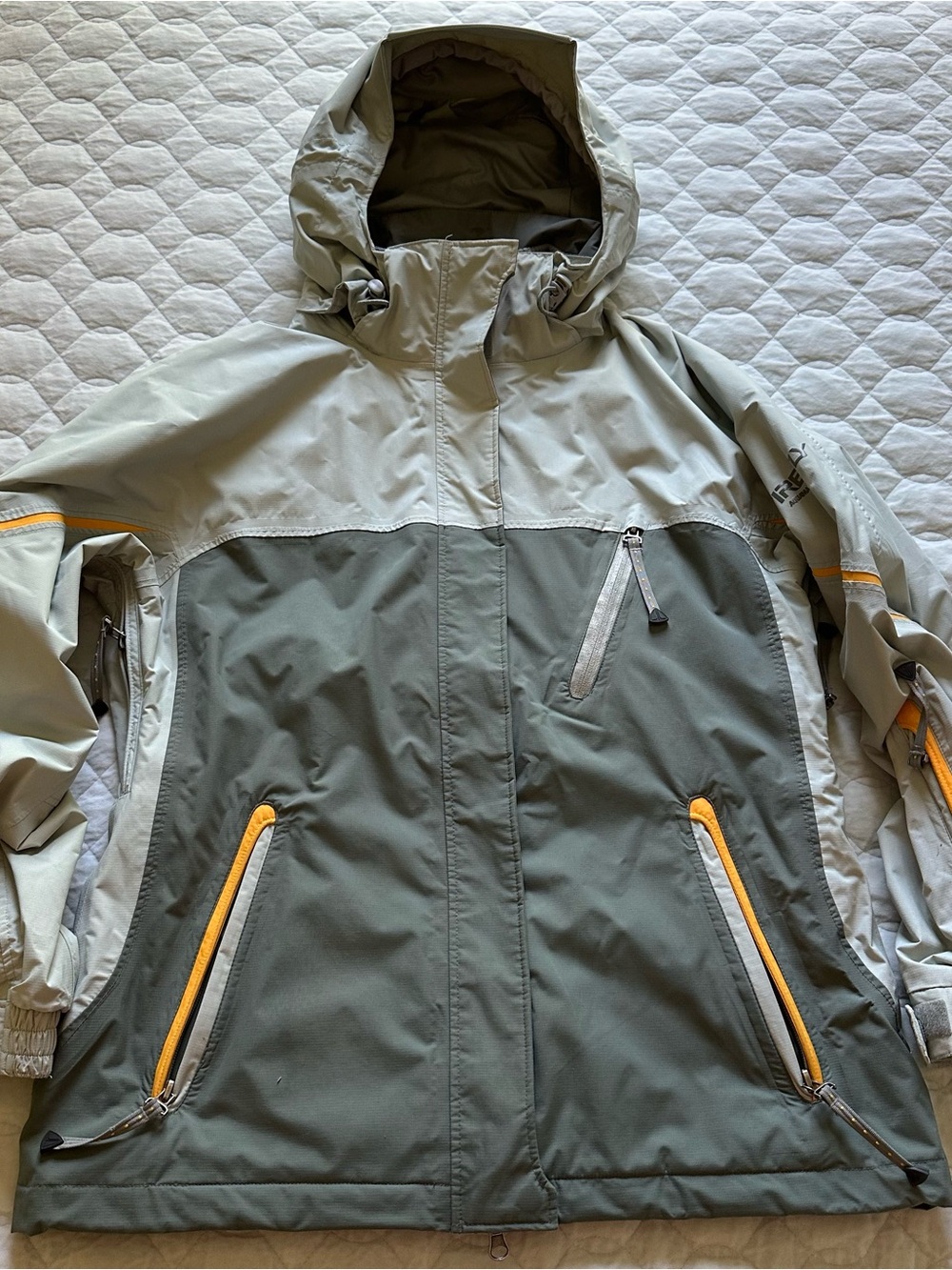 Hooded shell/rain jacket - Picture 2 of 16